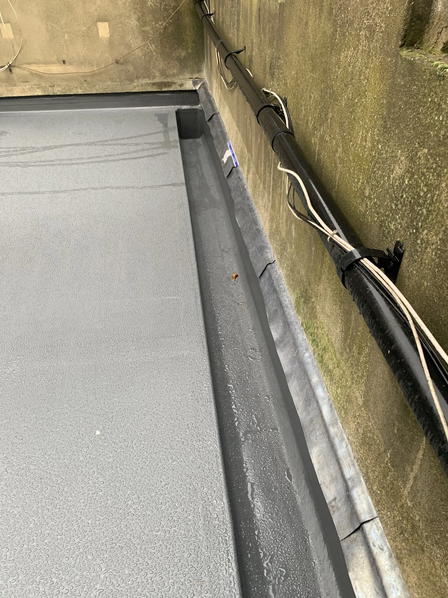 Exterior drainage pipe
