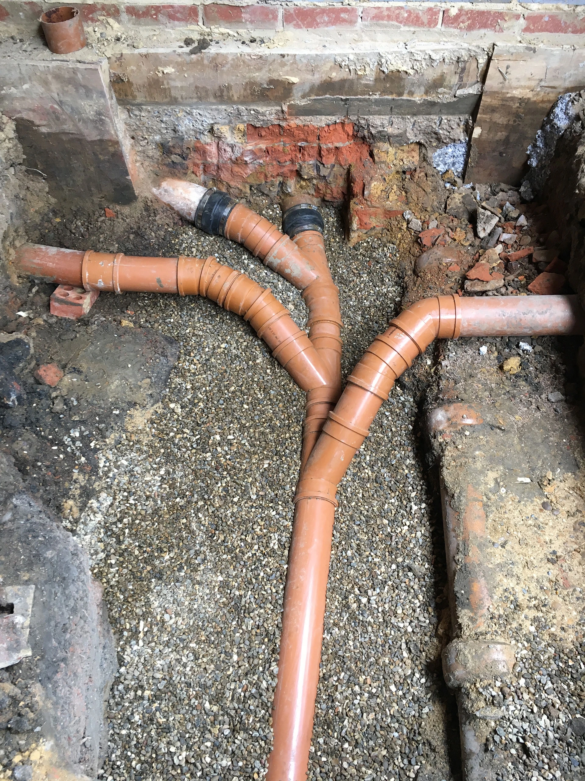 Ground drainage installation